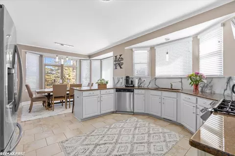 Kitchen - 16433 Moore Park, Macomb, MI 48044 photo 2 of 5