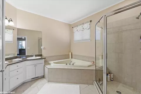 Bath - 16433 Moore Park, Macomb, MI 48044 photo 2 of 4