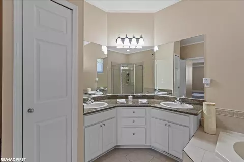 Bath - 16433 Moore Park, Macomb, MI 48044 photo 3 of 4
