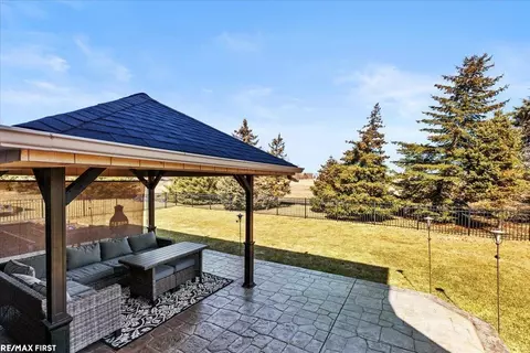 Exterior - 16433 Moore Park, Macomb, MI 48044 photo 4 of 9
