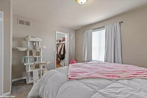 Bedroom - 16433 Moore Park, Macomb, MI 48044 photo 5 of 5