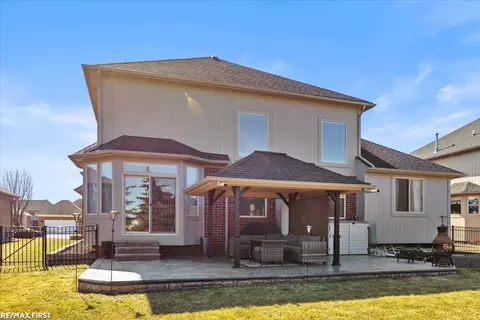 Exterior - 16433 Moore Park, Macomb, MI 48044 photo 6 of 9