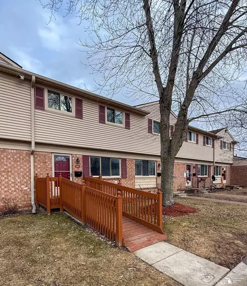 9741 Pine, Taylor, MI 48180
