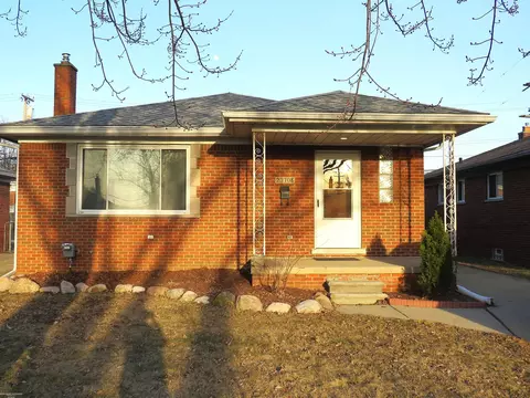 23708 Courtland, Eastpointe, MI 48021