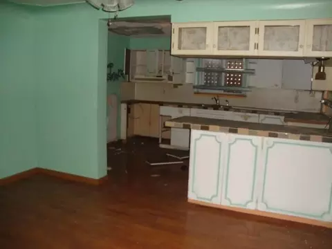 Living - 2516 Wisner, Flint, MI 48504 photo 2 of 2