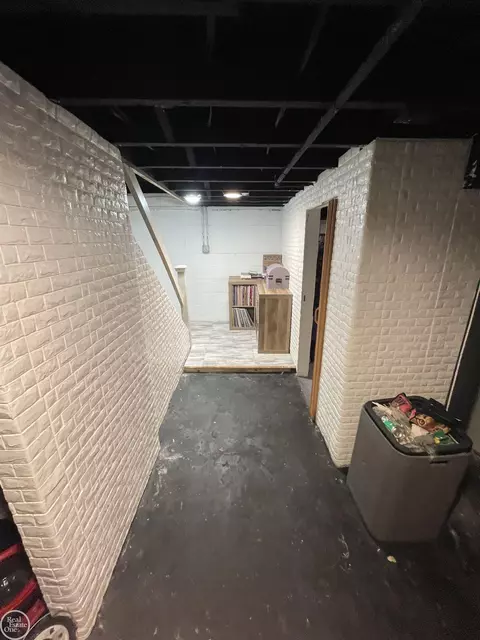 Entry Way - 1331 E Bennett, Ferndale, MI 48220 photo 3 of 3