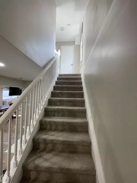 Entry Way - 1331 E Bennett, Ferndale, MI 48220 photo 2 of 3