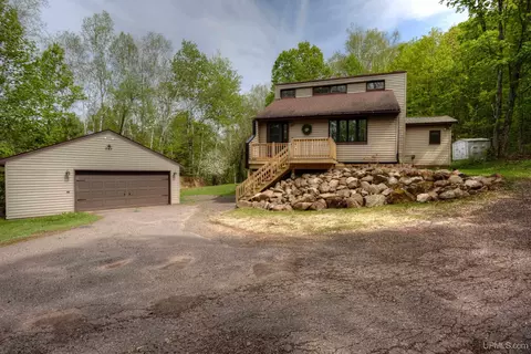 5481 Center, Hurley, WI 54534