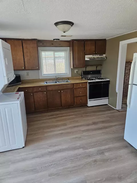 Kitchen - 4193 E Oakley, Harrison, MI 48625 photo 1 of 5