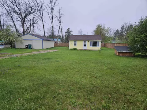 4193 E Oakley, Harrison, MI 48625