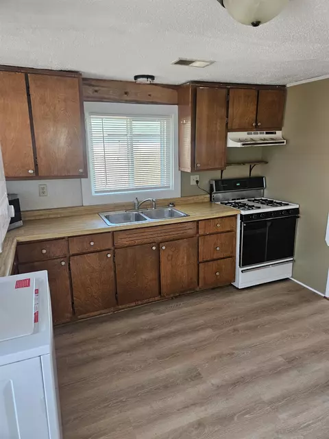 Kitchen - 4193 E Oakley, Harrison, MI 48625 photo 4 of 5