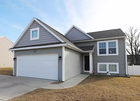 4461 Pebble Crk, Grand Blanc, MI 48439