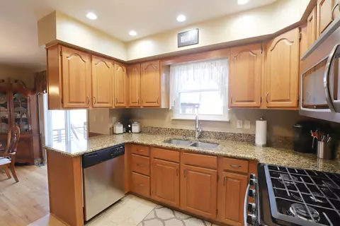 6280 River, Flushing, MI 48433 photo 10