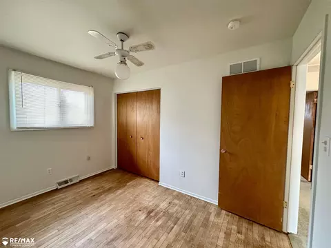 Bedroom - 2068 Cambrian, Flint, MI 48532 photo 2 of 3