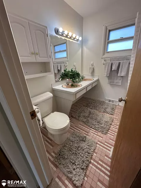Bath - 2068 Cambrian, Flint, MI 48532 photo 3 of 4
