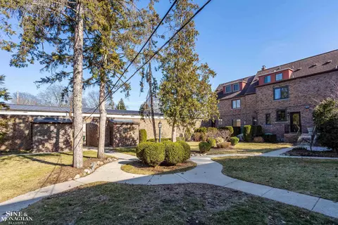 Exterior - 498 Saint Clair, Grosse Pointe, MI 48230 photo 2 of 8