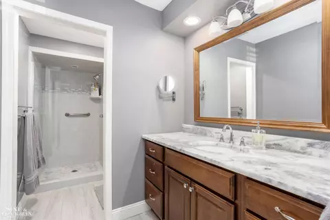 Bath - 498 Saint Clair, Grosse Pointe, MI 48230 photo 1 of 3