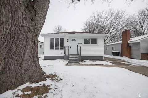 20116 Deering, Livonia, MI 48152