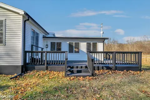 Exterior - 5042 E Stanley, Flint, MI 48506 photo 9 of 10