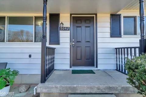 Exterior - 5042 E Stanley, Flint, MI 48506 photo 3 of 10