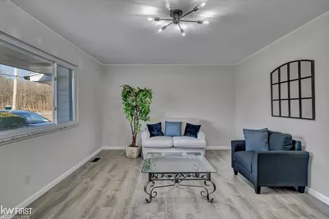 Living - 5042 E Stanley, Flint, MI 48506 photo 2 of 3