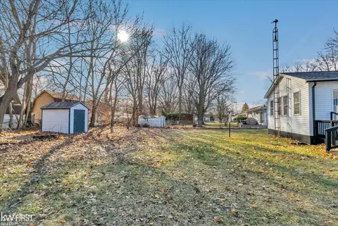 Exterior - 5042 E Stanley, Flint, MI 48506 photo 8 of 10