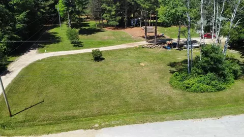 496 White, Gladwin, MI 48624 photo 5