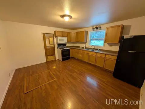 4664 Main Street, Vulcan, MI 49892 photo 4