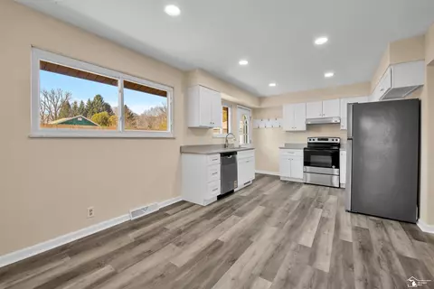 Kitchen - 1612 W Samaria, Bedford, MI 48177 photo 2 of 2