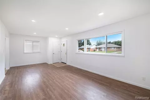 3210 Cherokee, Flint, MI 48507 photo 2