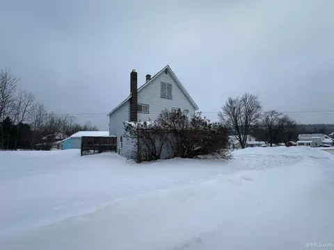 1216 S S Pne, Ishpeming, MI 49849 photo 3