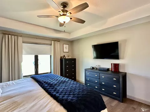 Bedroom - 10430 Jackman, Temperance, MI 48182 photo 2 of 4
