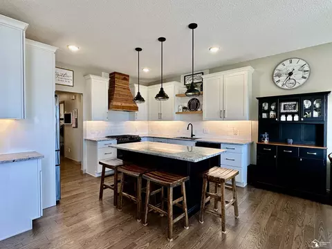 Kitchen - 10430 Jackman, Temperance, MI 48182 photo 3 of 8
