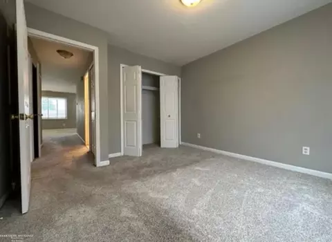 31635 Fraser, Fraser, MI 48026