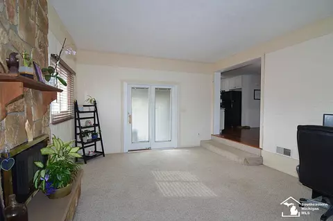 Living - 160 Donnalee, Monroe, MI 48162 photo 4 of 4
