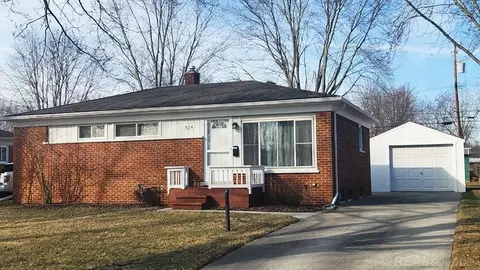 824 Carolina, Marysville, MI 48040