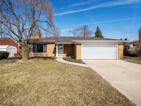 19239 Rockport, Roseville, MI 48066
