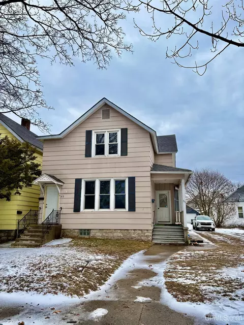 313315 S 9th, Escanaba, MI 49829