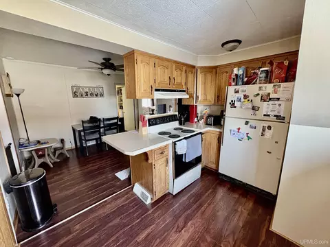 1112 3rd Ave S, Escanaba, MI 49829 photo 5