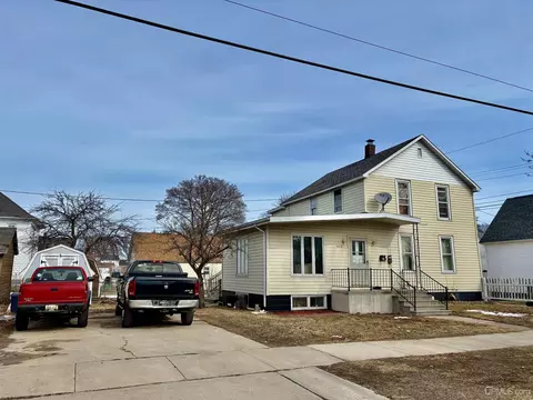 1112 3rd Ave S, Escanaba, MI 49829 photo 2