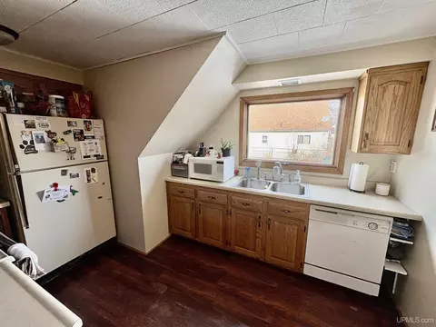 1112 3rd Ave S, Escanaba, MI 49829 photo 4