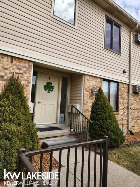 1700 River #8, Marysville, MI 48040