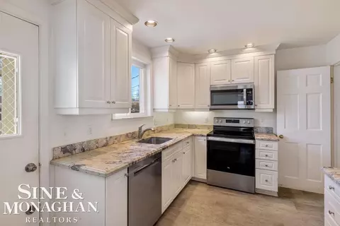 773 Hawthorne, Grosse Pointe Woods, MI 48236 photo 10