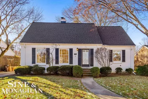 773 Hawthorne, Grosse Pointe Woods, MI 48236 photo 1