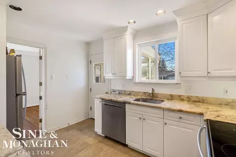 773 Hawthorne, Grosse Pointe Woods, MI 48236 photo 13