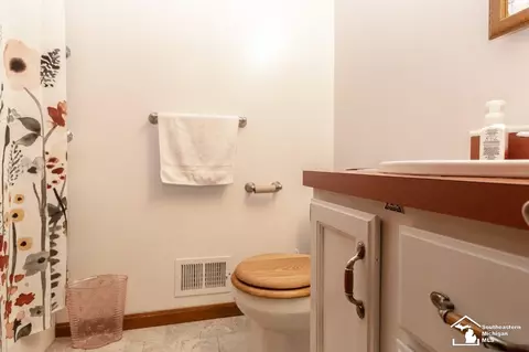 8666 Tanglewood, Temperance, MI 48182 photo 24