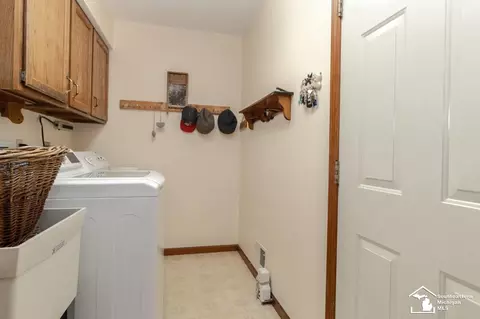 8666 Tanglewood, Temperance, MI 48182 photo 25