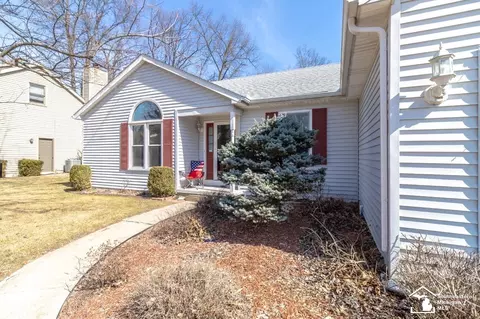 8666 Tanglewood, Temperance, MI 48182 photo 3