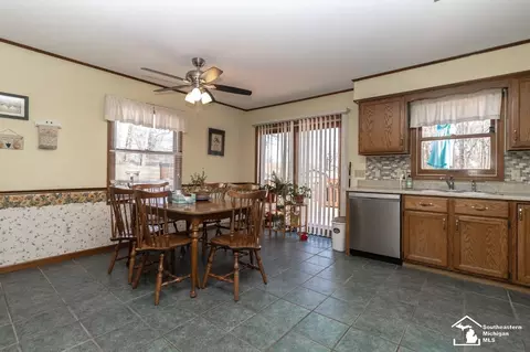 8666 Tanglewood, Temperance, MI 48182 photo 11