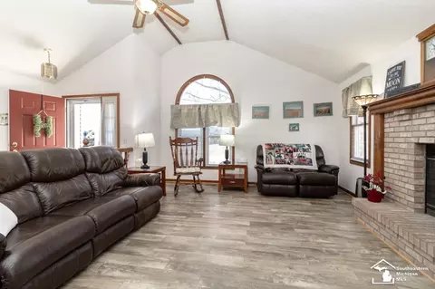 8666 Tanglewood, Temperance, MI 48182 photo 6